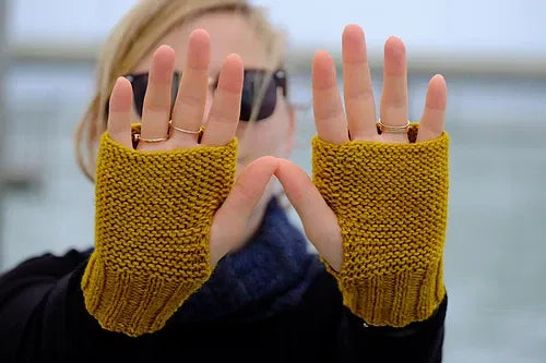 Black Cat Basics: Mitts - Black Cat Knit Co - Printed Pattern
