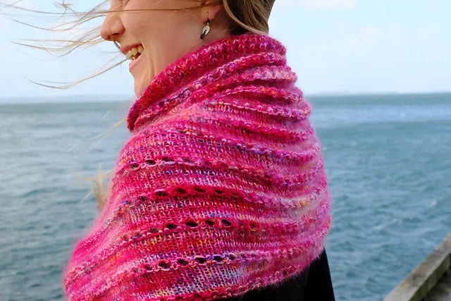Cowl-a-bunga - Black Cat Knit Co - Printed Pattern
