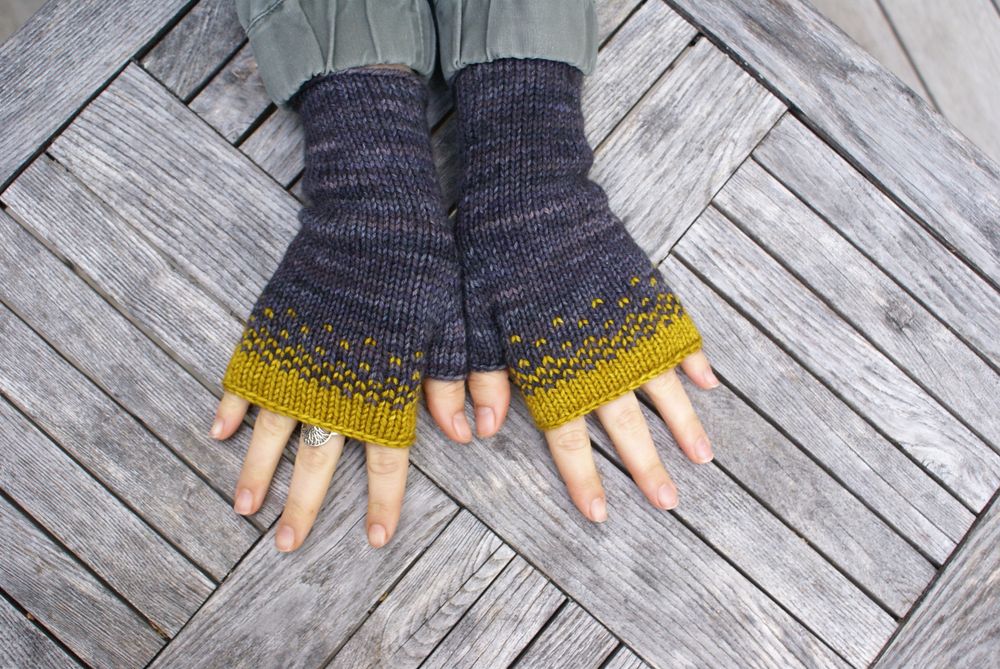 Driftless Mitts (DK) - Digital Download