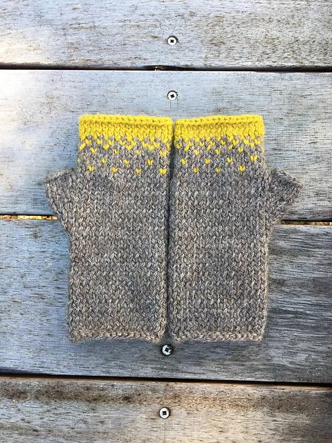 Driftless Mitts bulky - Black Cat Knit Co - Printed Pattern