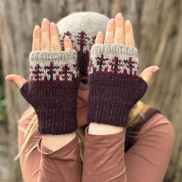 Black Cat Knit Co // Hanmer Hat and Mitts Kit