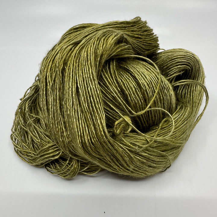 Harnie Hoolie’s Design Silky Mc Silkface // 4ply