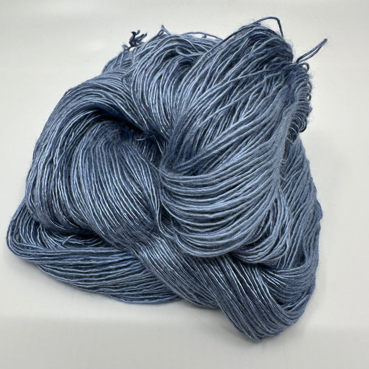 Harnie Hoolie’s Design Silky Mc Silkface // 4ply