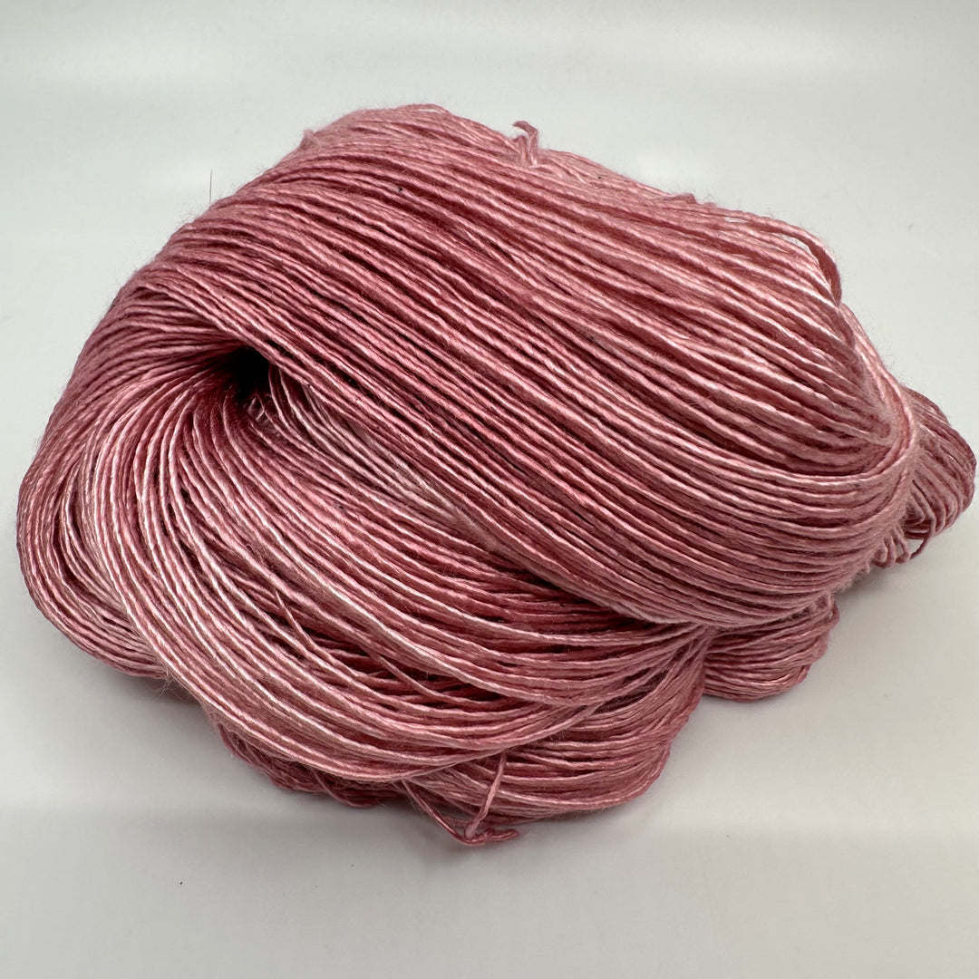 Harnie Hoolie’s Design Silky Mc Silkface // 4ply