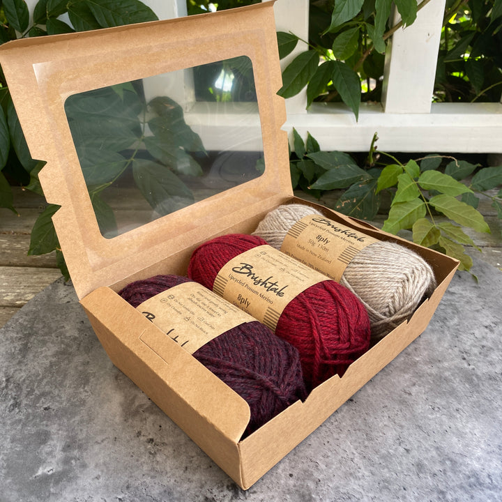 Black Cat Knit Co // Hanmer Hat and Mitts Kit