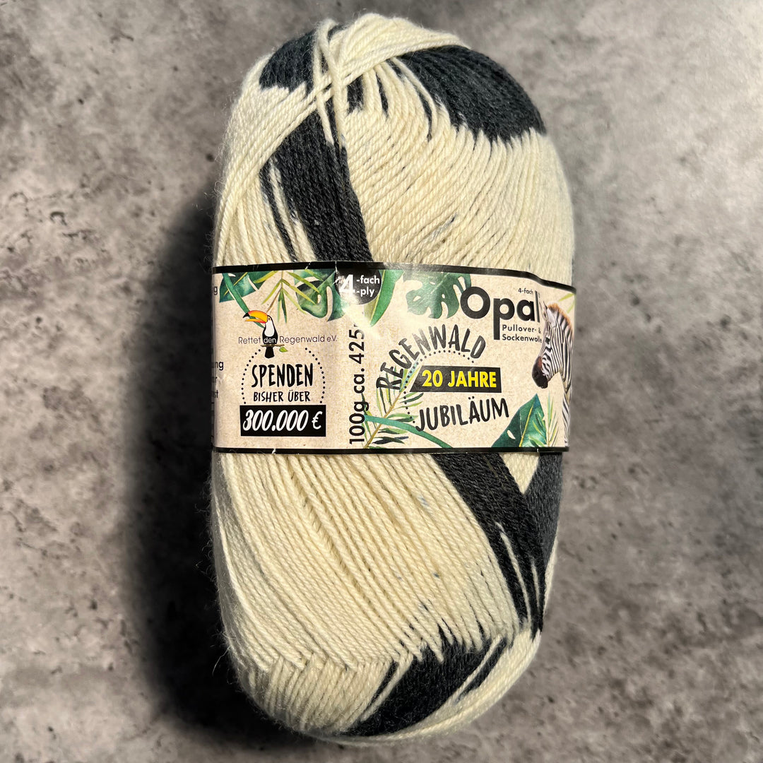 Opal Regenwald Self Patterning Sock Yarn // 4ply