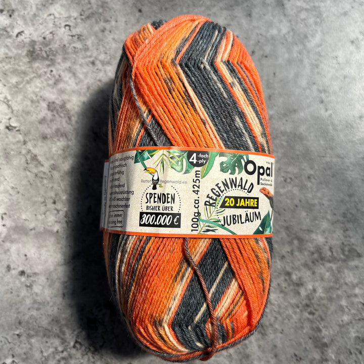 Opal Regenwald Self Patterning Sock Yarn // 4ply