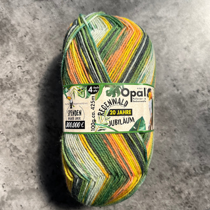 Opal Regenwald Self Patterning Sock Yarn // 4ply