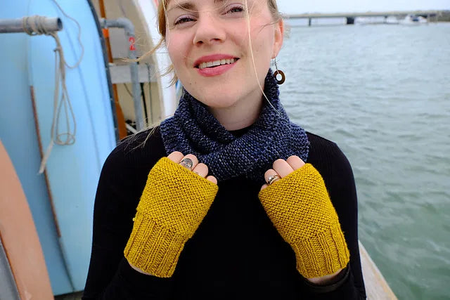 Black Cat Basics: Mitts - Black Cat Knit Co - Printed Pattern