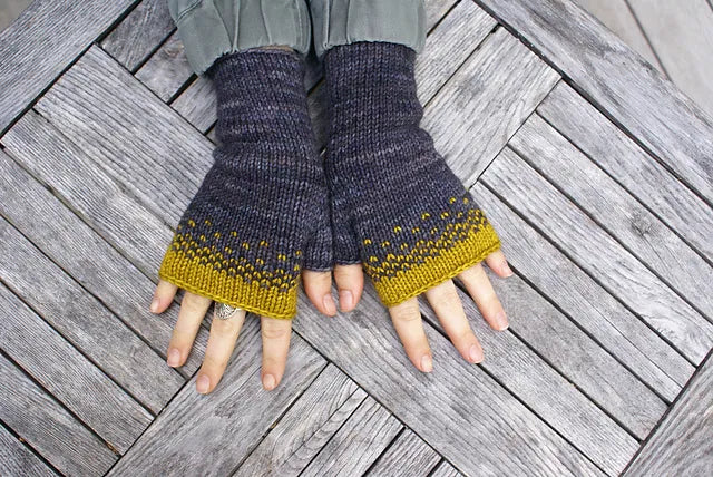 Driftless Mitts DK - Black Cat Knit Co - Printed Pattern