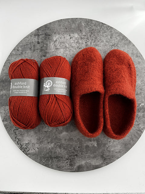 Join our felted Slippers Knit-a-long ✨