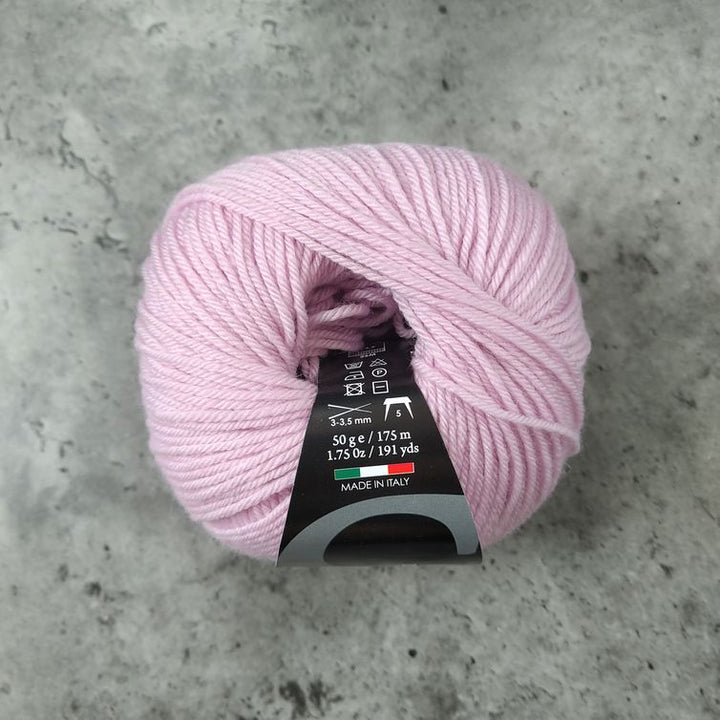 Sesia // Mistral Unshrinkable Merino // 4ply