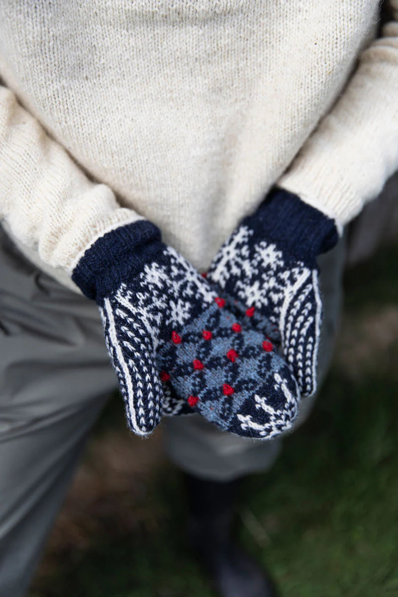 Tukubook: Nordic Knits. Silent Strength. Laine