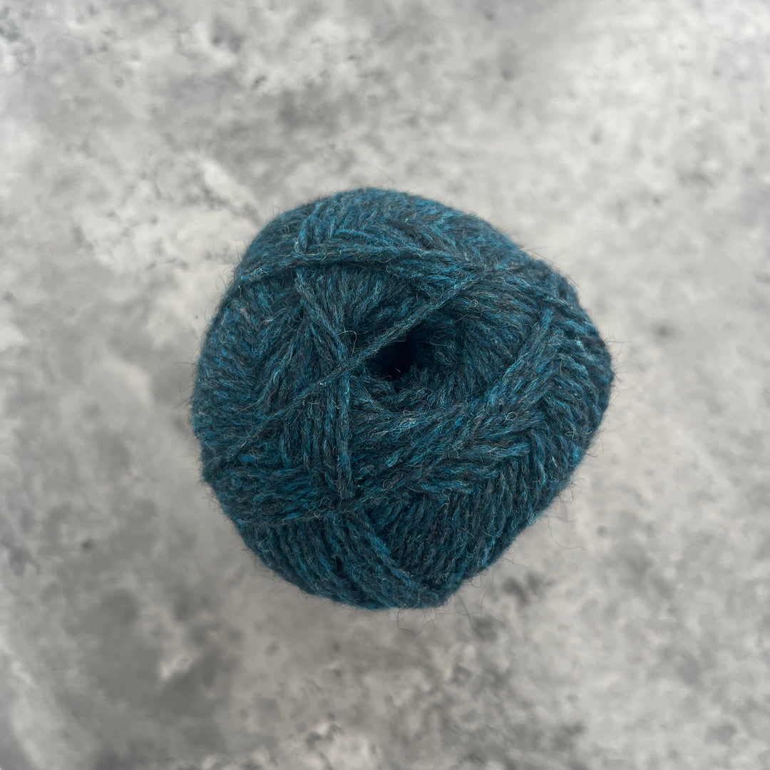 Brushtale Upcycled Possum Merino Yarn // 4ply