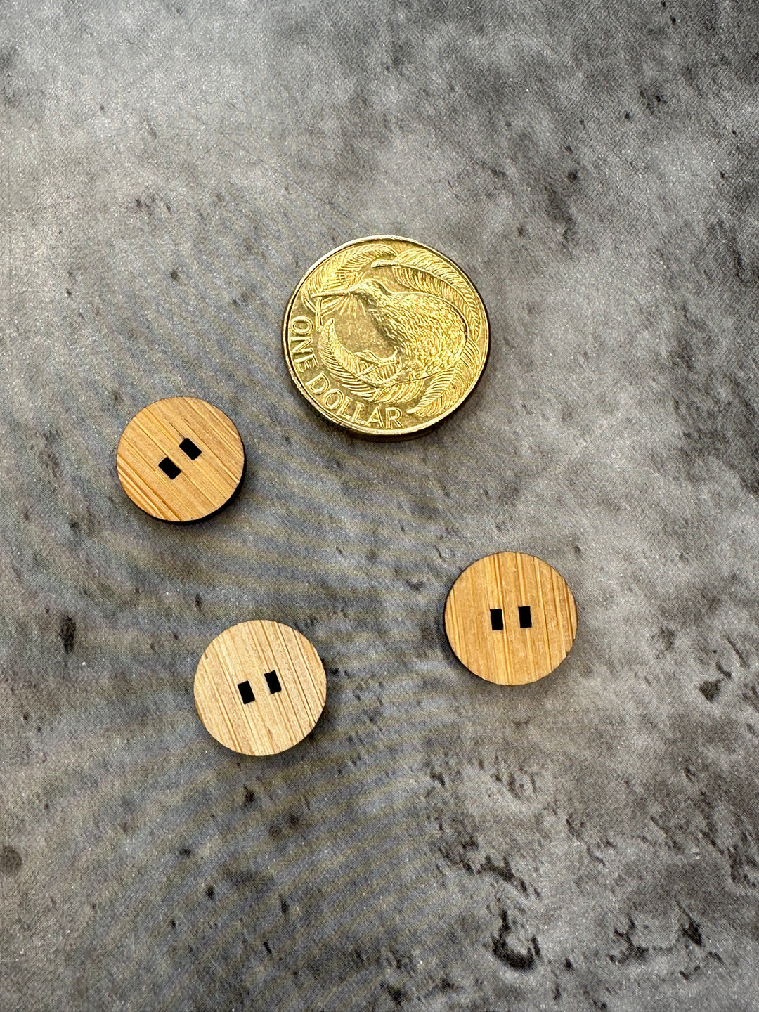 Wood Classic Button small - 14mm