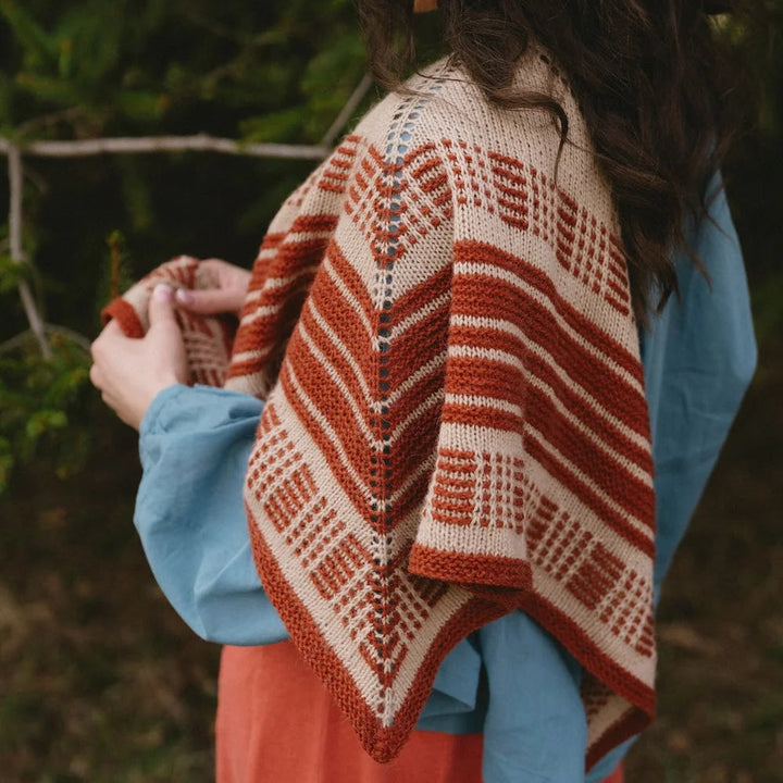Field Notes: 20 Textured Knits for Everyday Beauty by Laine Publishing