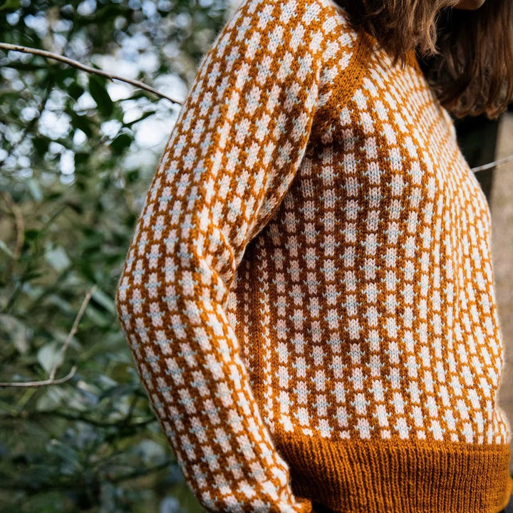 Field Notes: 20 Textured Knits for Everyday Beauty by Laine Publishing