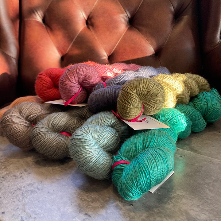 Harnie Hoolie’s Design Silky Humps // 4ply