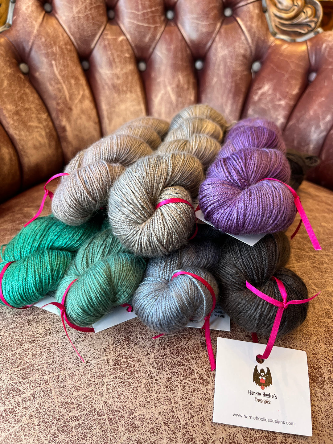 Harnie Hoolie’s Designs - Silky Humps // 4ply