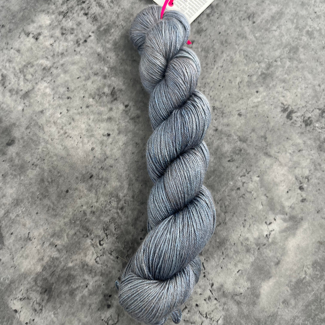Harnie Hoolie’s Designs - Silky Humps // 4ply