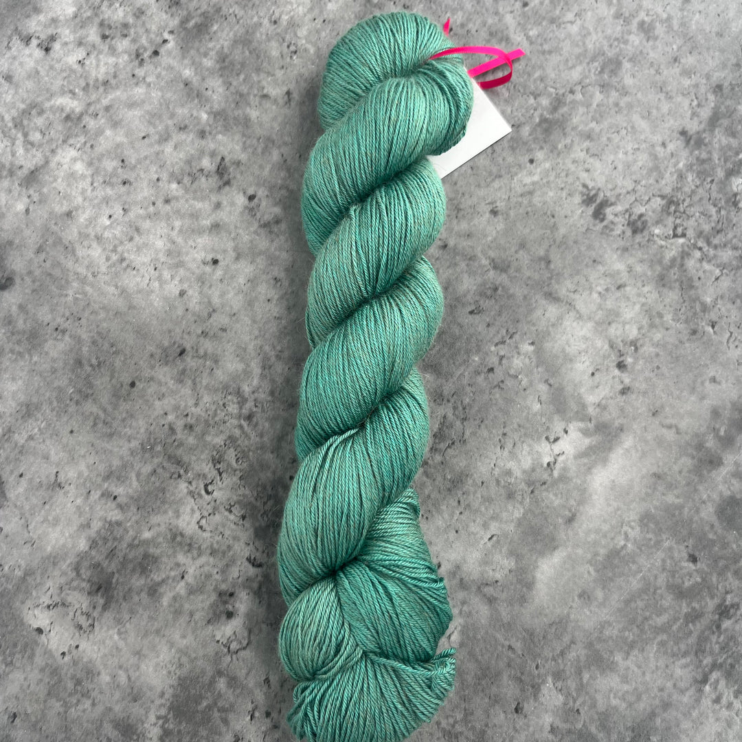 Harnie Hoolie’s Designs - Silky Humps // 4ply