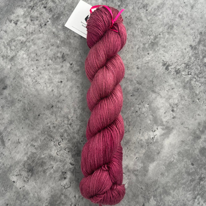 Harnie Hoolie’s Designs - Silky Humps // 4ply
