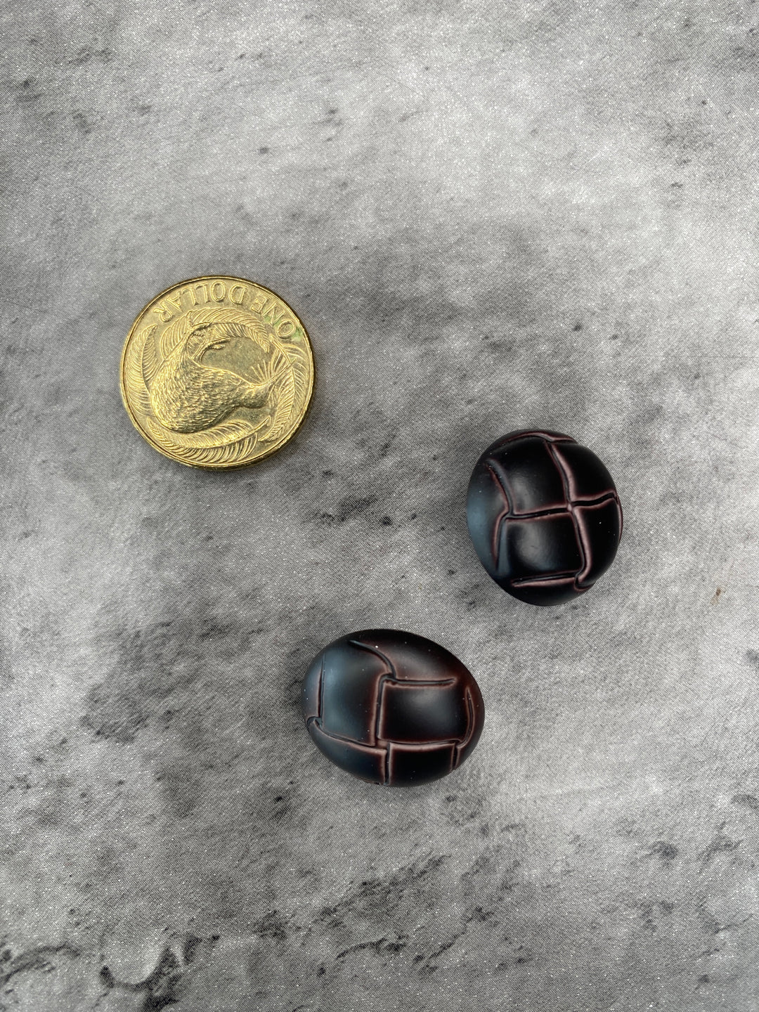 Leather optic Shank Button red brown - 20mm
