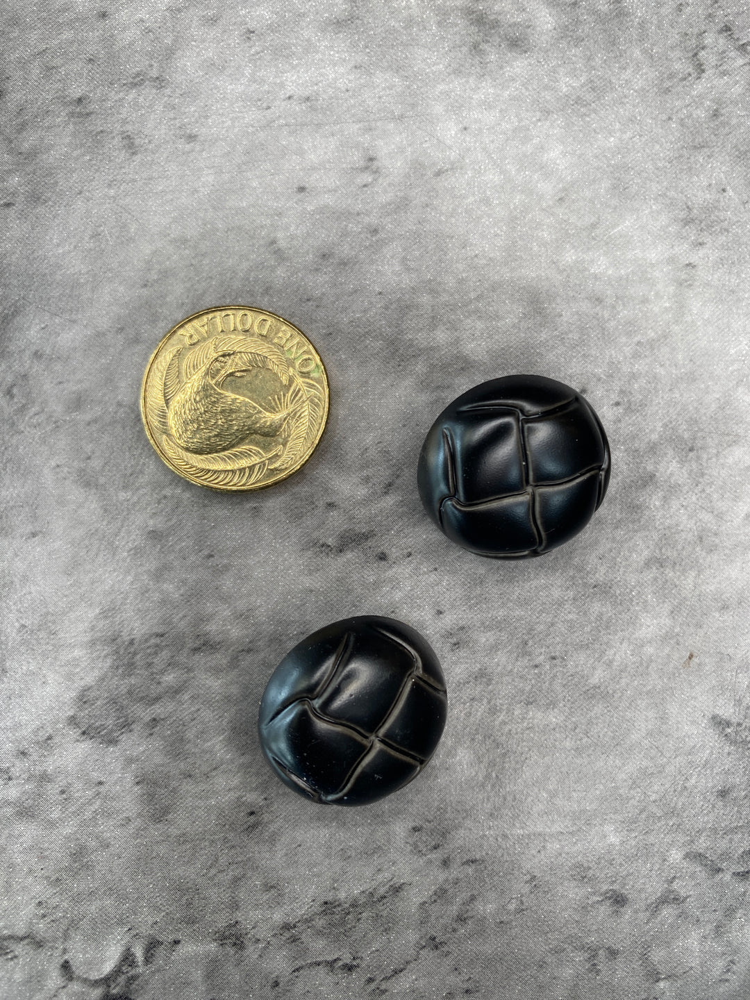 Leather optic Shank Button black - 23mm