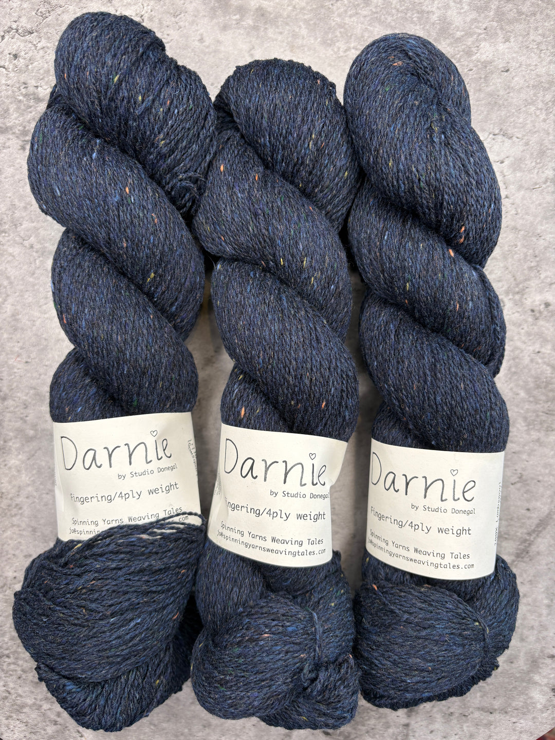 Spinning Yarns Weaving Tales - Darnie