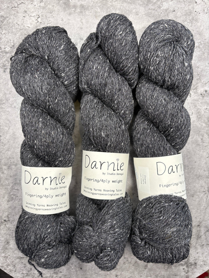 Spinning Yarns Weaving Tales - Darnie