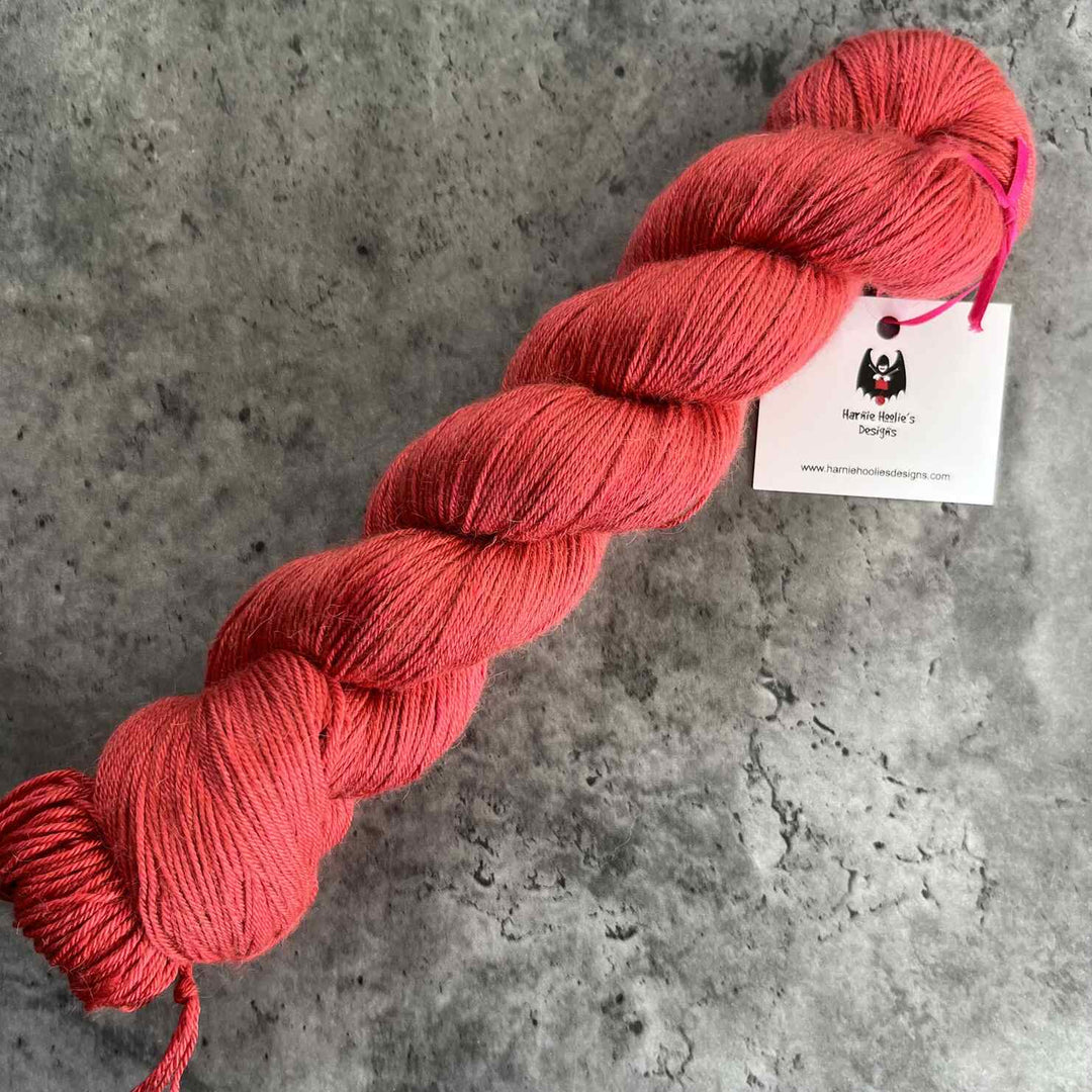 Harnie Hoolie’s Design Silky Humps // 4ply