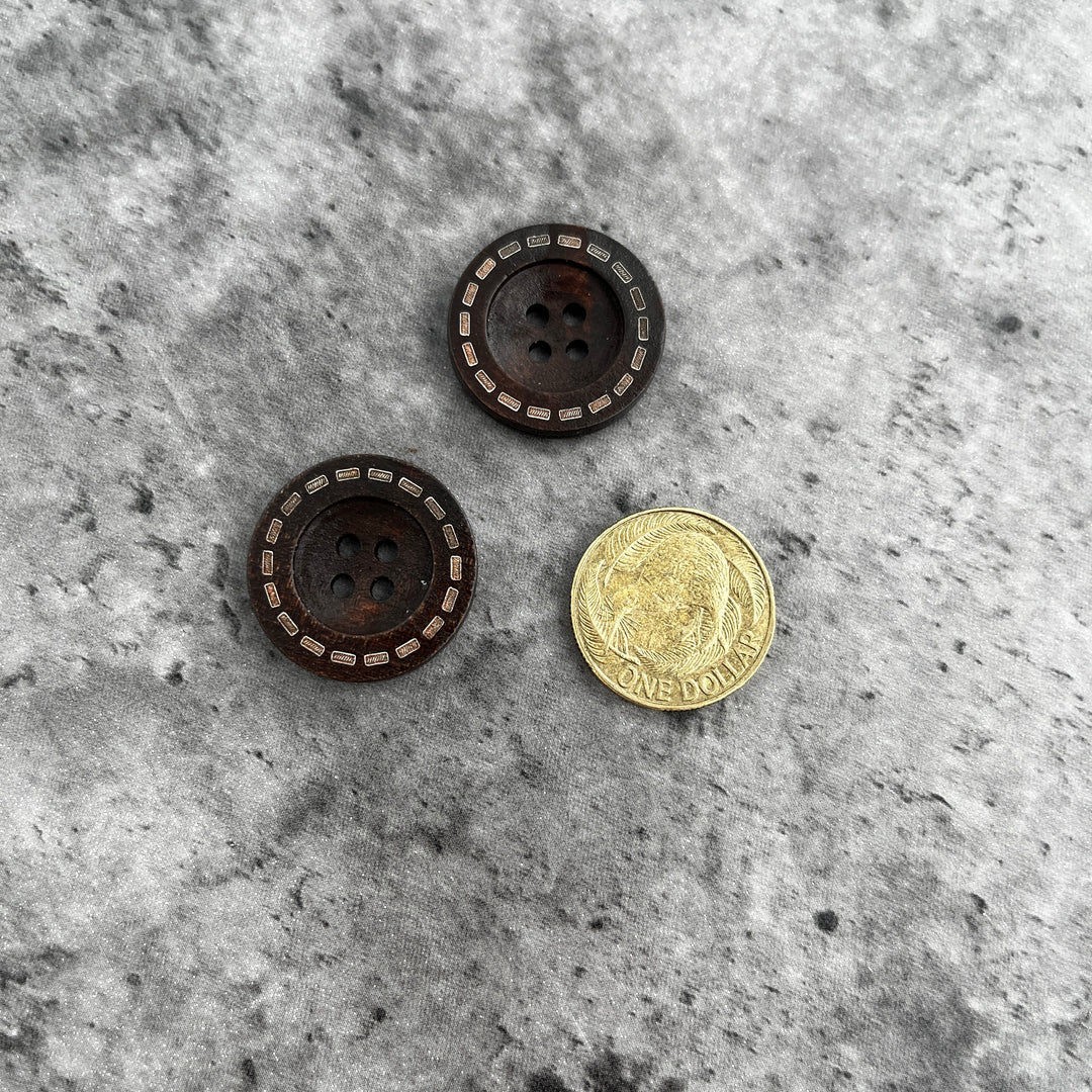 Natty Notions Wooden Button Tan engraved - 25mm