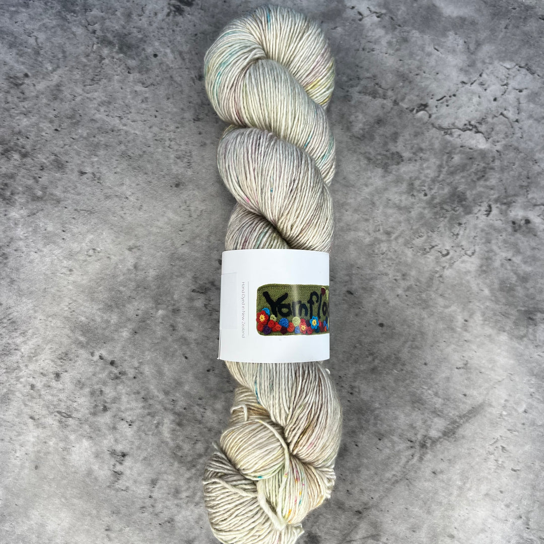 Yarnfloozy Sage Merino Silk // 4ply