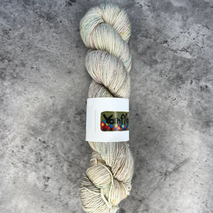 Yarnfloozy Sage Merino Silk // 4ply