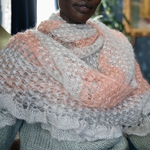 52 Weeks of Shawls // Laine