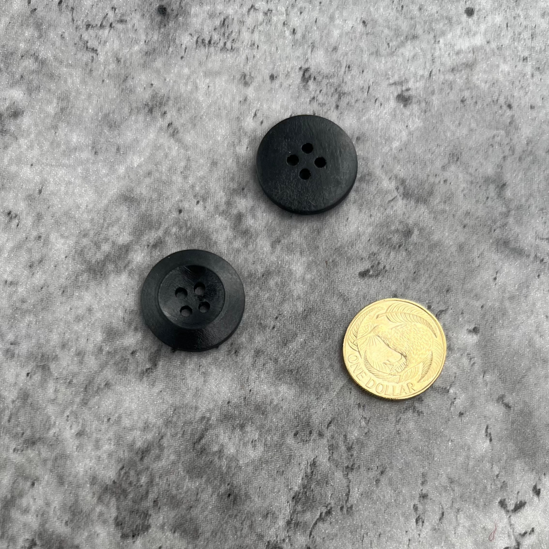 Natty Notions Wooden Button Black rimmed - 23mm