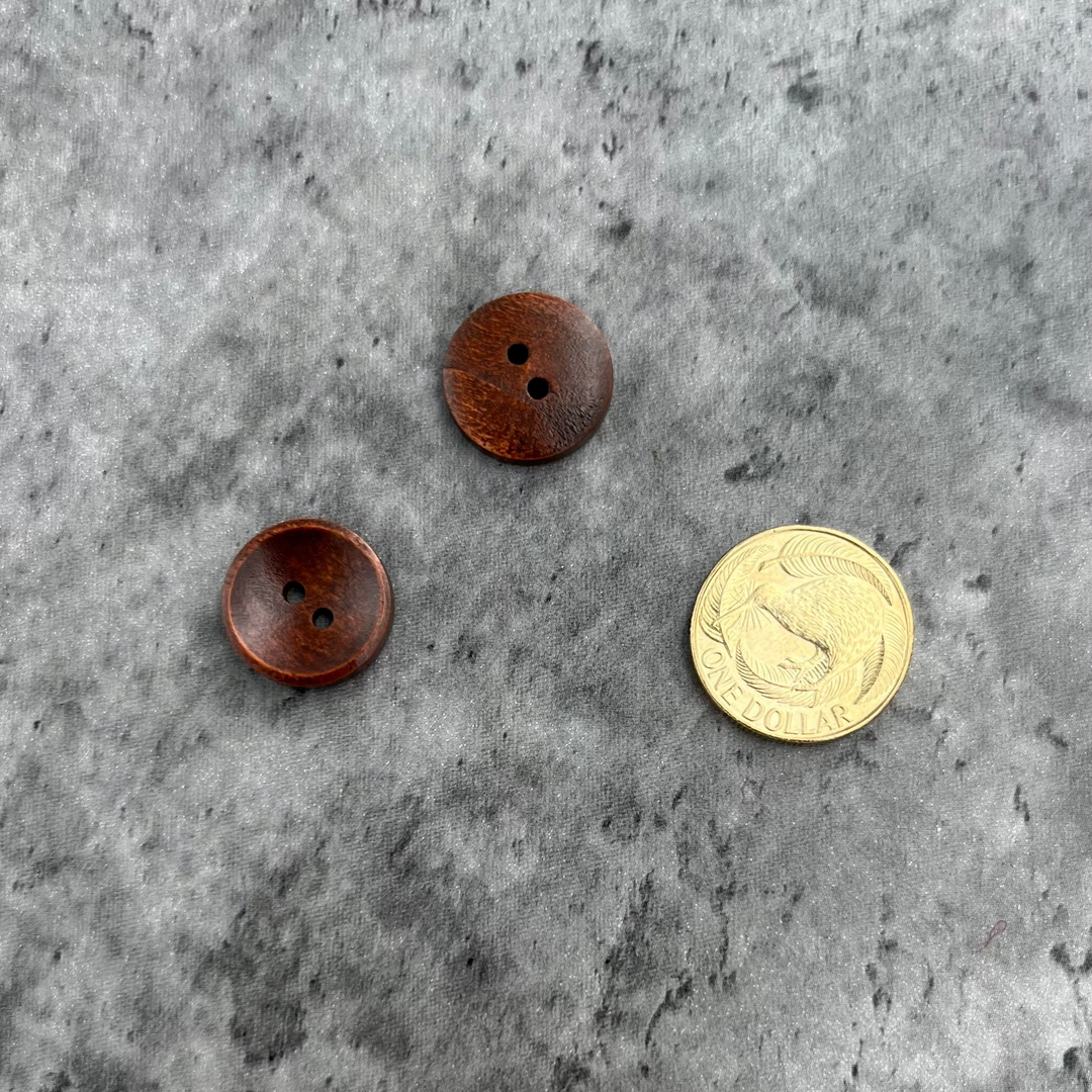Natty Notions Wooden Button Chocolate concave - 18mm