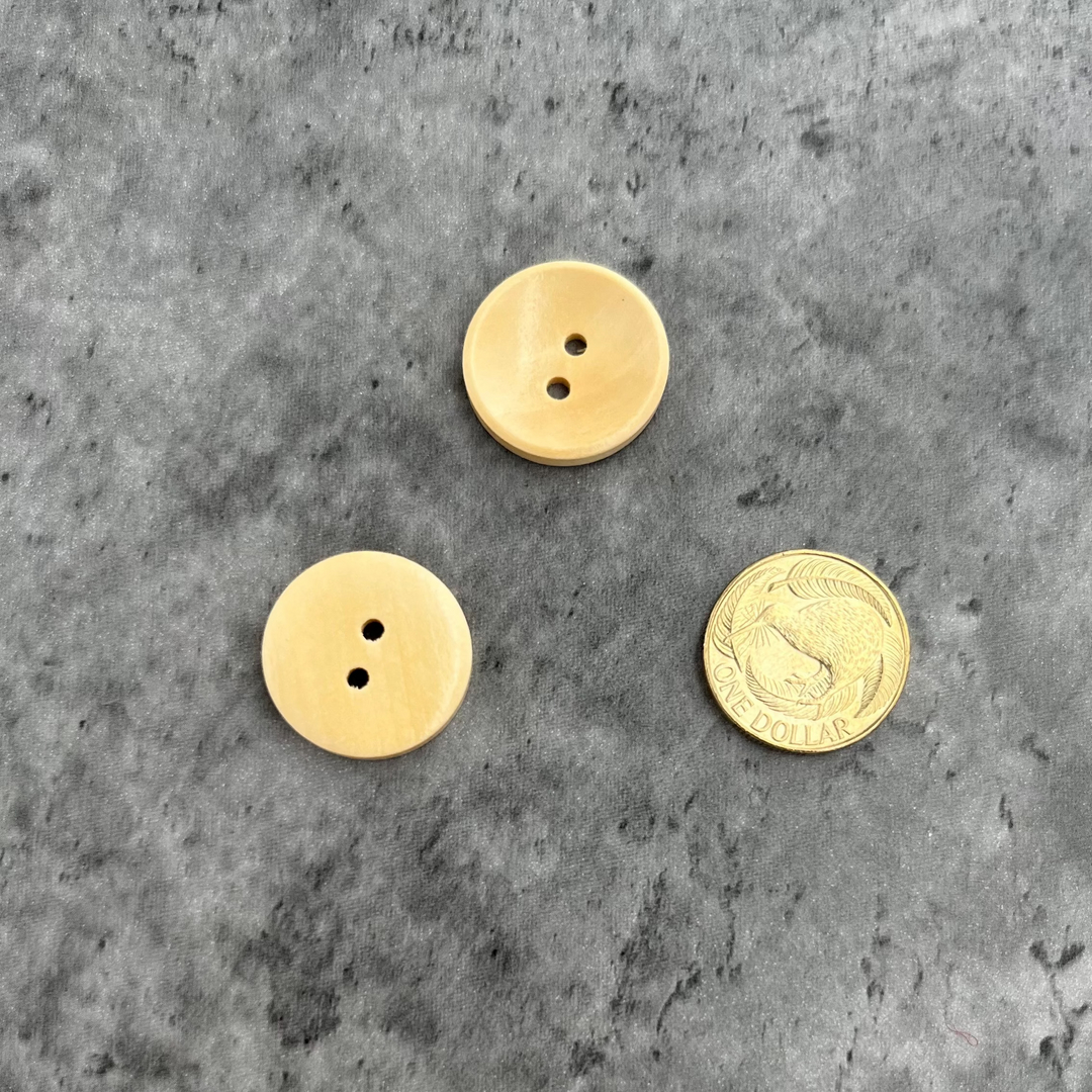 Natty Notions Wooden Button Cream concave - 23mm