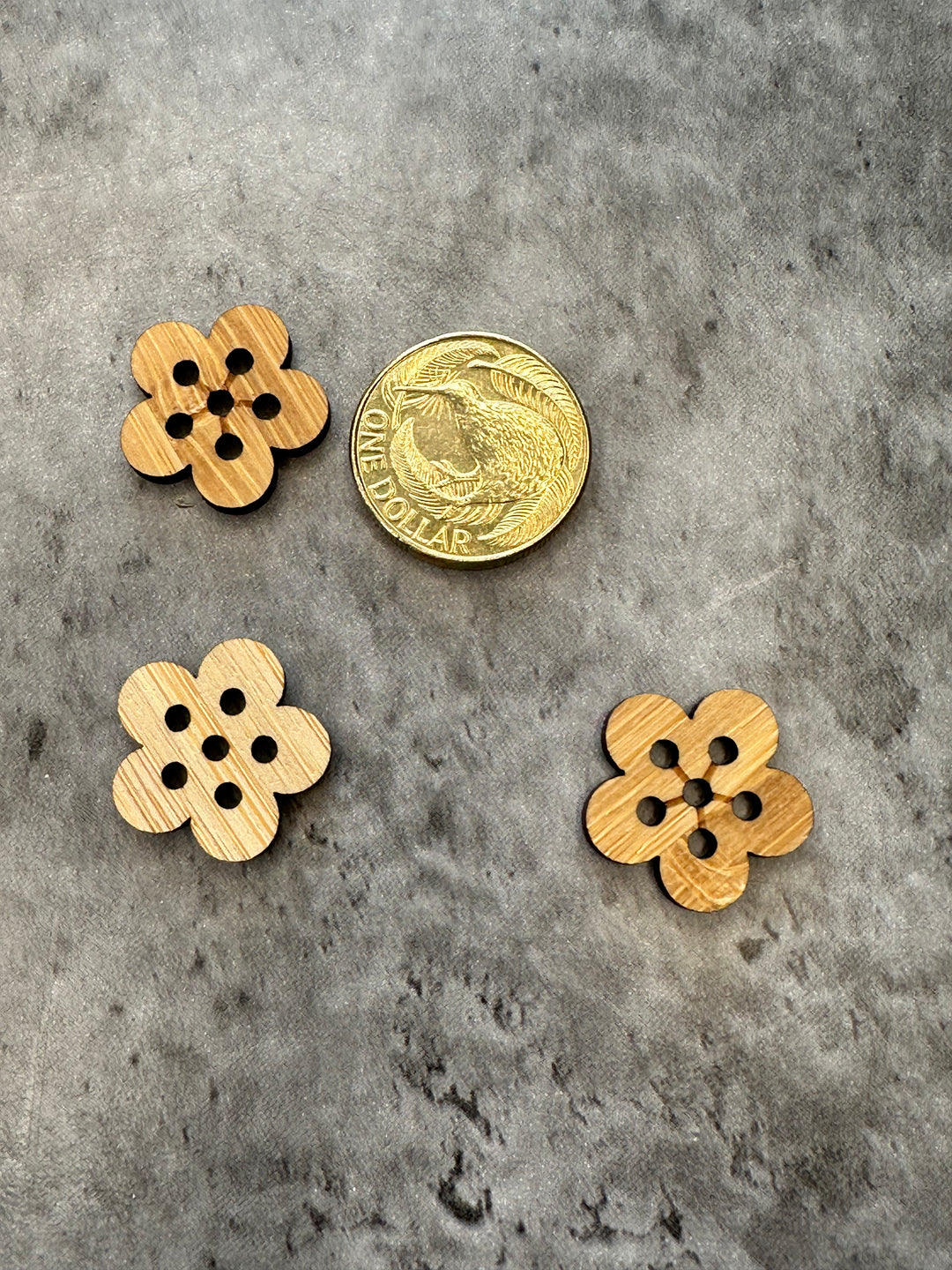 Wood Sakura Button Big - 20mm