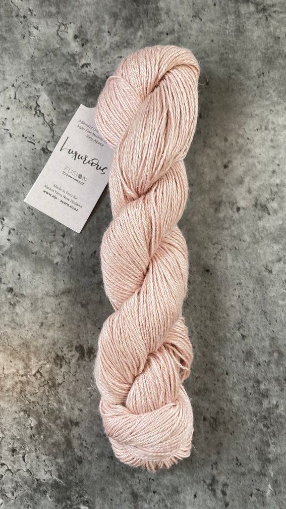 Alpaca Yarns Luxurious Fusion  // 4ply