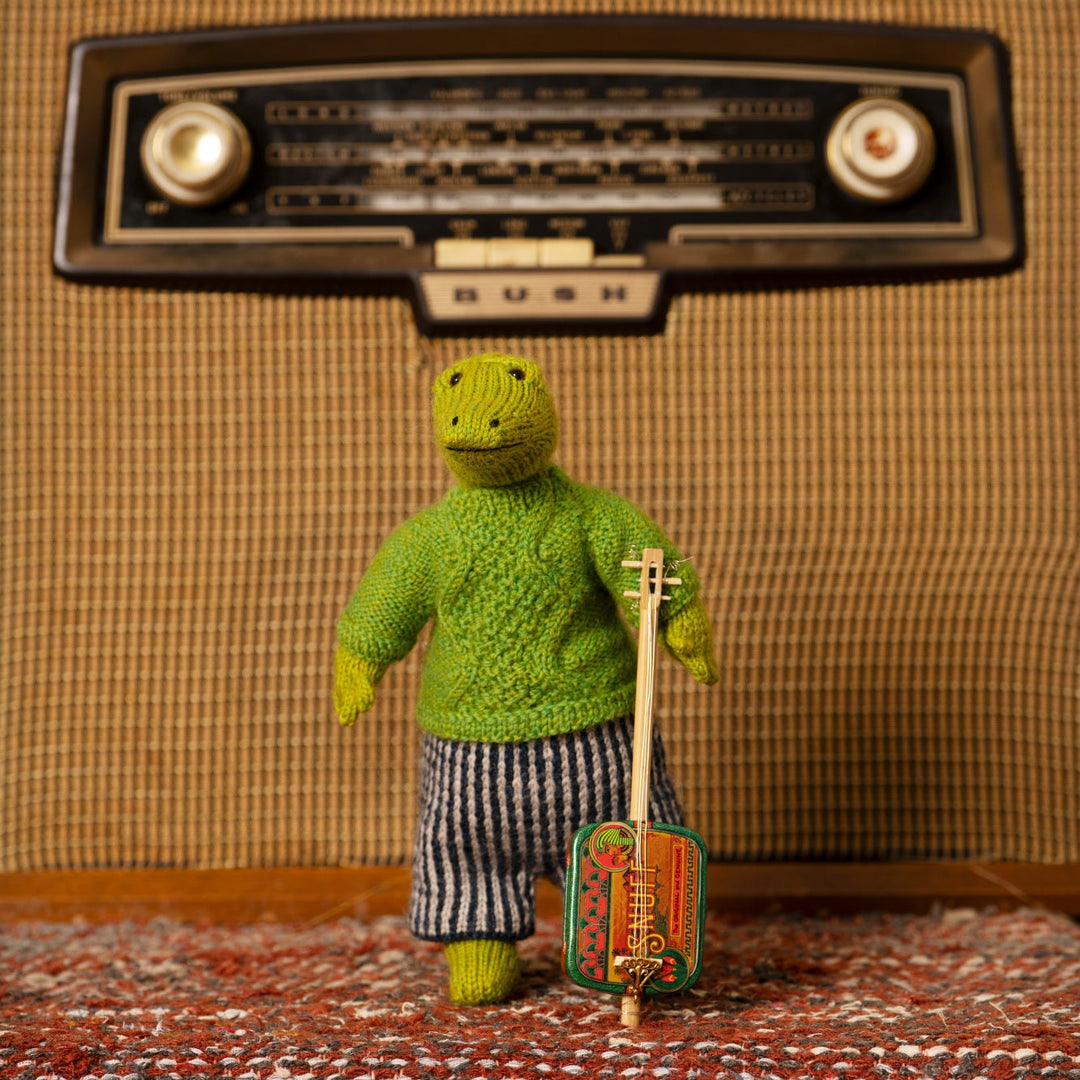 Merle the Crocodile Yarn Kit